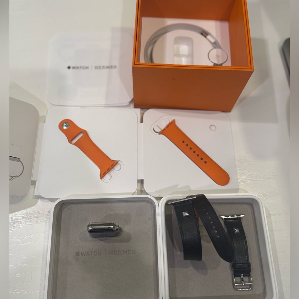 Hermes Apple Watch 38mm Series 3 - Hermes Double Tour Black Band + Orange + Box